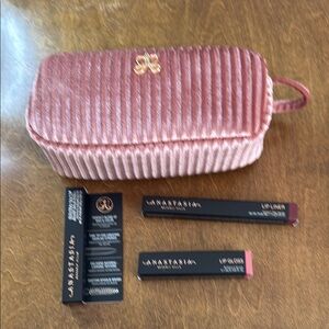Anastasia Beverly Hills New Pink Makeup Bag with lip liner,lip gloss & brow wiz!